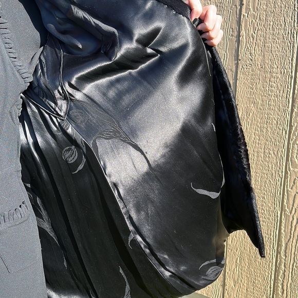 VTG EUC Fur Coat Maxi Midi Length Black Cuffed Sleeve by Vancouver Fur Co SzS/M - Picture 4 of 13